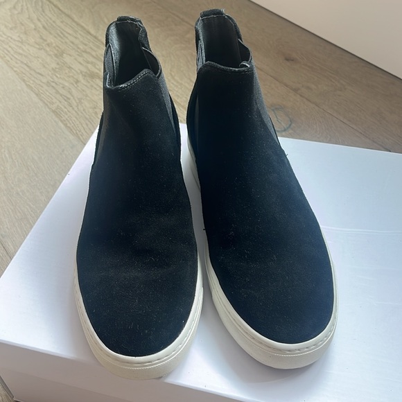 Vince Newlyn Black Suede Platform Waterproof Sneaker (Women's 6.5) - Picture 7 of 13